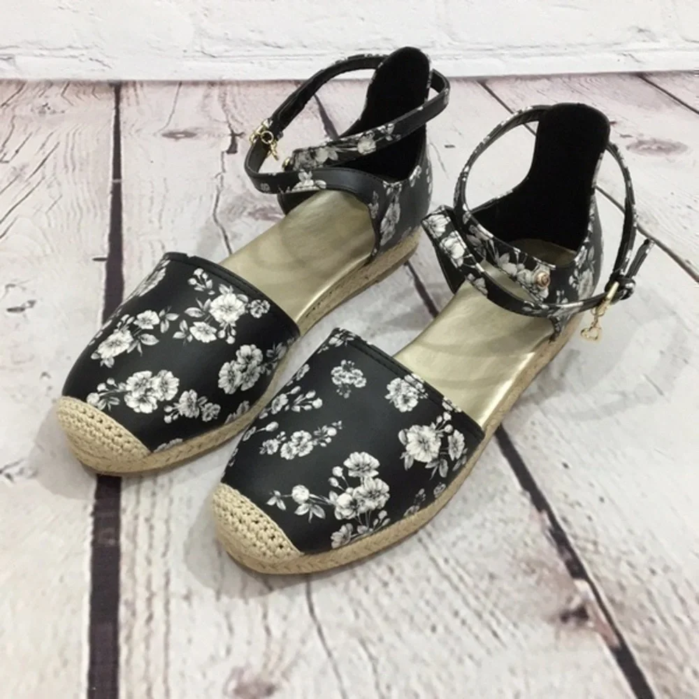 New Guess vegan leather black & white floral espadrilles ankle strap with box